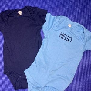 2 infant onesies by Wonder Nation